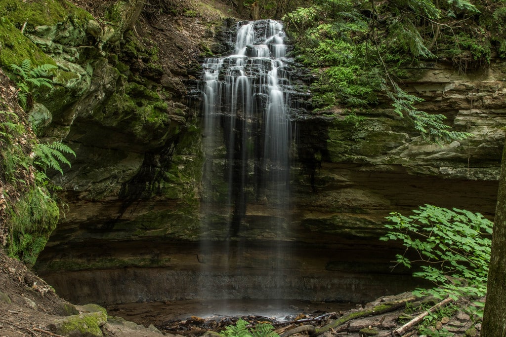 Pictured Rocks Waterfalls - Paddling Michigan